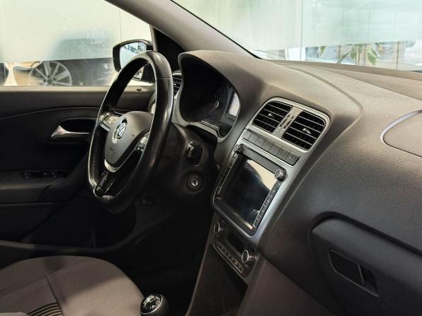 Volkswagen Polo V Рестайлинг с пробегом 2016 года, цена 1 275 000 рублей, 116173 км, седан, Автокод Объявления