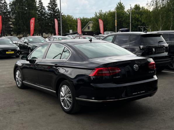 Volkswagen Passat B8 с пробегом 2017 года, цена 1 450 000 рублей, 270127 км, седан, Автокод Объявления