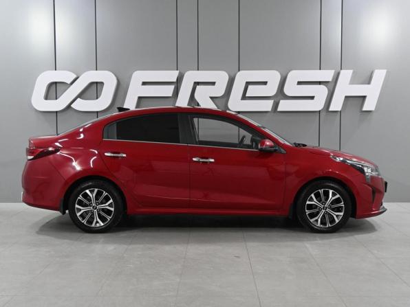 Kia Rio IV Рестайлинг с пробегом 2022 года, цена 1 979 000 рублей, 77631 км, седан, Автокод Объявления