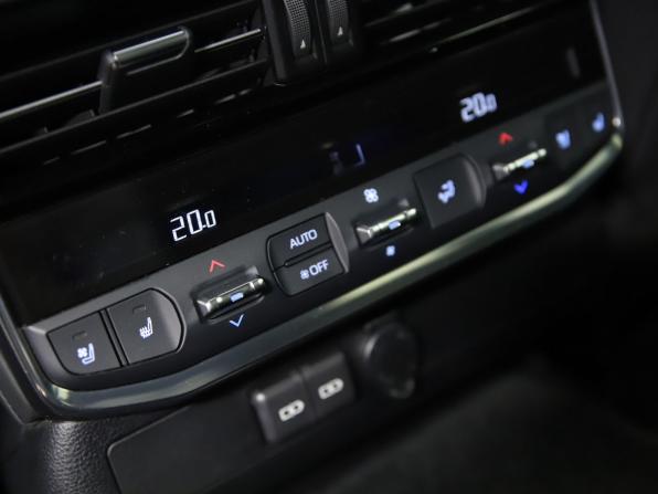 Toyota Land Cruiser 300 Series с пробегом 2021 года, цена 10 990 000 рублей, 112226 км, внедорожник, Автокод Объявления