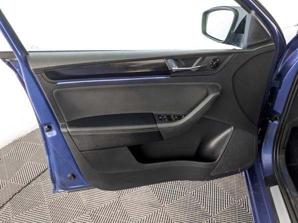 Skoda Rapid II с пробегом 2021 года, цена 1 630 000 рублей, 106490 км, лифтбек, Автокод Объявления