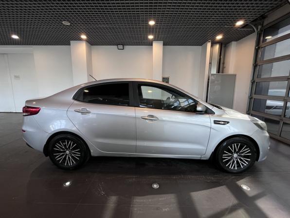 Kia Rio III Рестайлинг с пробегом 2017 года, цена 965 000 рублей, 178645 км, седан, Автокод Объявления