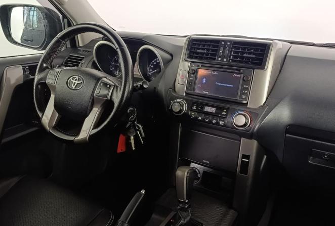Toyota Land Cruiser Prado 150 Series Рестайлинг 1 с пробегом 2013 года, цена 2 680 000 рублей, 194135 км, внедорожник, Автокод Объявления