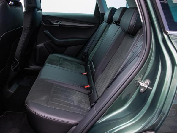 Skoda Karoq I с пробегом 2020 года, цена 2 470 000 рублей, 61771 км, внедорожник, Автокод Объявления