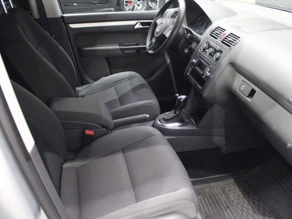Volkswagen Touran I Рестайлинг 2 с пробегом 2011 года, цена 556 000 рублей, 270000 км, компактвэн, Автокод Объявления