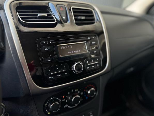 Renault Logan II с пробегом 2016 года, цена 719 000 рублей, 99755 км, седан, Автокод Объявления
