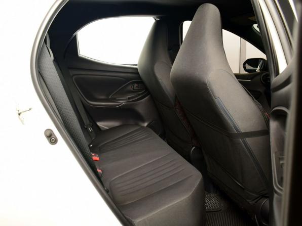 Toyota Yaris IV с пробегом 2020 года, цена 1 385 995 рублей, 69190 км, хэтчбек, Автокод Объявления