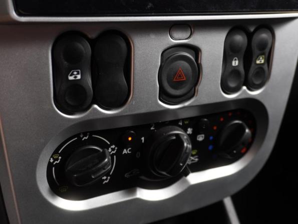 Renault Logan I Рестайлинг с пробегом 2014 года, цена 649 000 рублей, 170445 км, седан, Автокод Объявления