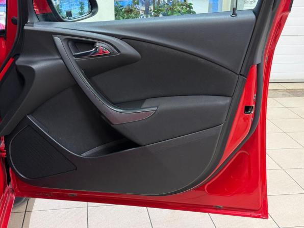 Opel Astra J Рестайлинг с пробегом 2014 года, цена 820 000 рублей, 205000 км, хэтчбек, Автокод Объявления