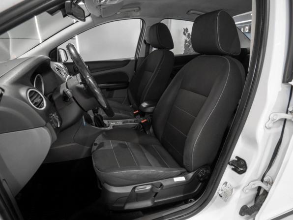 Ford Focus II Рестайлинг с пробегом 2010 года, цена 595 000 рублей, 195784 км, седан, Автокод Объявления
