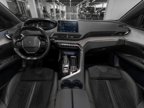Peugeot 3008 II Рестайлинг с пробегом 2021 года, цена 2 550 000 рублей, 29309 км, внедорожник, Автокод Объявления