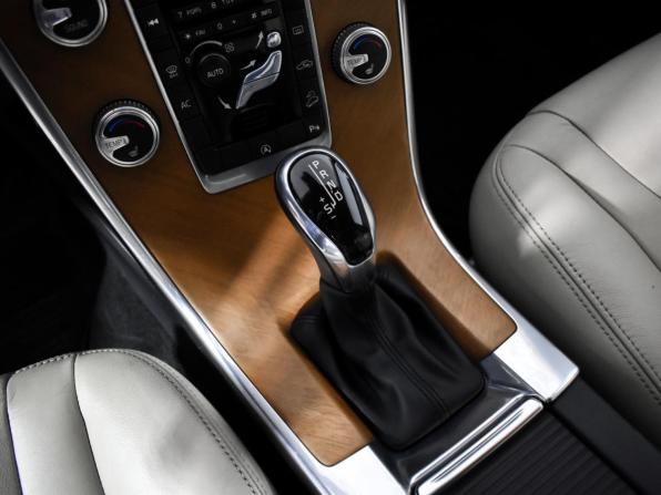 Volvo XC60 I Рестайлинг с пробегом 2015 года, цена 1 550 000 рублей, 258000 км, внедорожник, Автокод Объявления