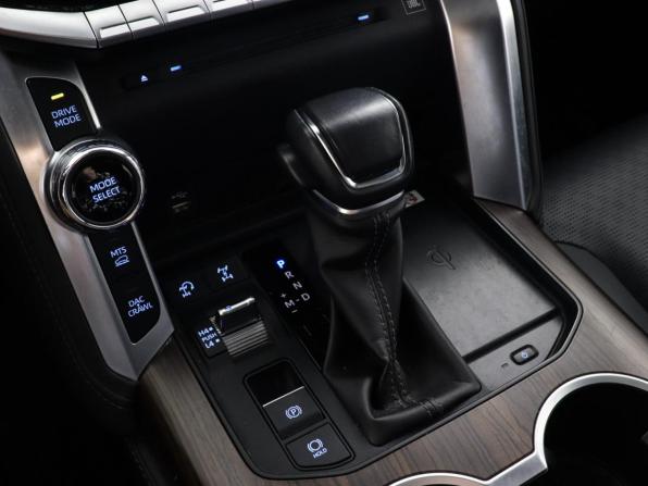 Toyota Land Cruiser 300 Series с пробегом 2023 года, цена 10 997 000 рублей, 27983 км, внедорожник, Автокод Объявления