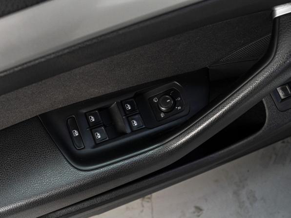 Volkswagen Passat B8 с пробегом 2016 года, цена 1 775 000 рублей, 172802 км, седан, Автокод Объявления