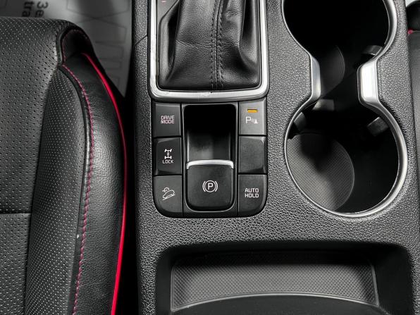 Kia Sportage IV Рестайлинг с пробегом 2018 года, цена 2 340 000 рублей, 111537 км, внедорожник, Автокод Объявления