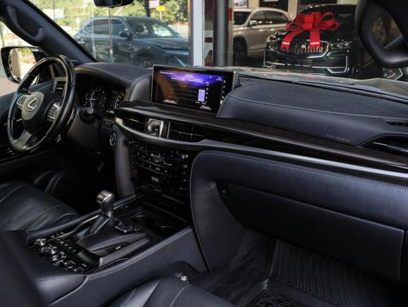 Lexus LX III Рестайлинг 2 с пробегом 2018 года, цена 9 810 000 рублей, 35821 км, внедорожник, Автокод Объявления