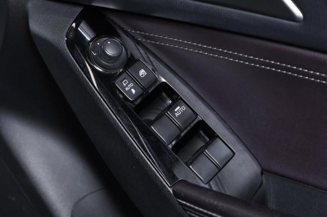 Mazda Axela III Рестайлинг с пробегом 2018 года, цена 1 489 000 рублей, 93580 км, хэтчбек, Автокод Объявления