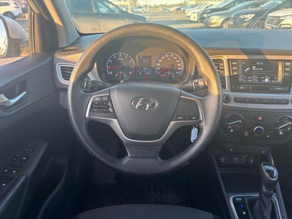 Hyundai Solaris II с пробегом 2019 года, цена 1 385 000 рублей, 70500 км, седан, Автокод Объявления