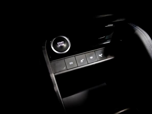 Renault Kaptur I Рестайлинг с пробегом 2021 года, цена 1 650 000 рублей, 99893 км, внедорожник, Автокод Объявления