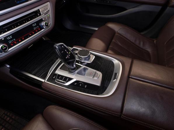 BMW 7 серии VI (G11/G12) с пробегом 2018 года, цена 3 700 000 рублей, 174550 км, седан, Автокод Объявления