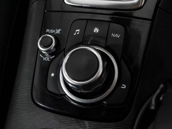 Mazda Axela III Рестайлинг с пробегом 2017 года, цена 1 130 000 рублей, 186052 км, хэтчбек, Автокод Объявления