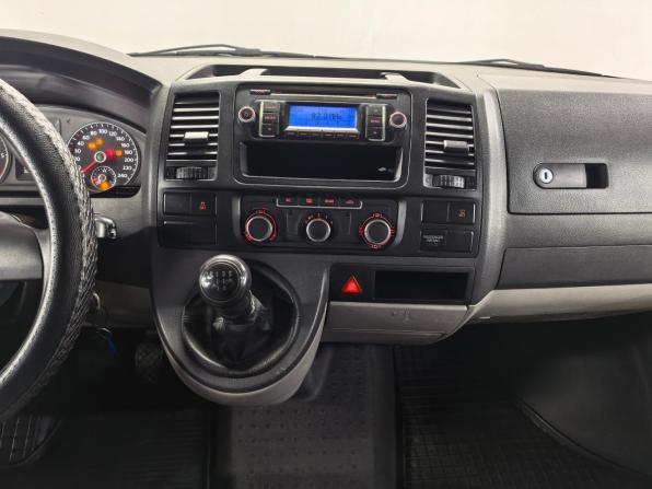 Volkswagen Caravelle T5 Рестайлинг с пробегом 2012 года, цена 1 430 000 рублей, 284000 км, минивэн, Автокод Объявления