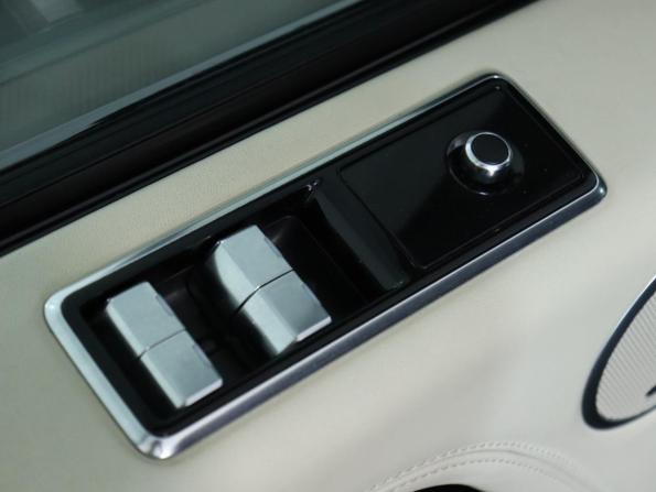 Land Rover Range Rover IV Рестайлинг с пробегом 2018 года, цена 4 850 010 рублей, 255115 км, внедорожник, Автокод Объявления