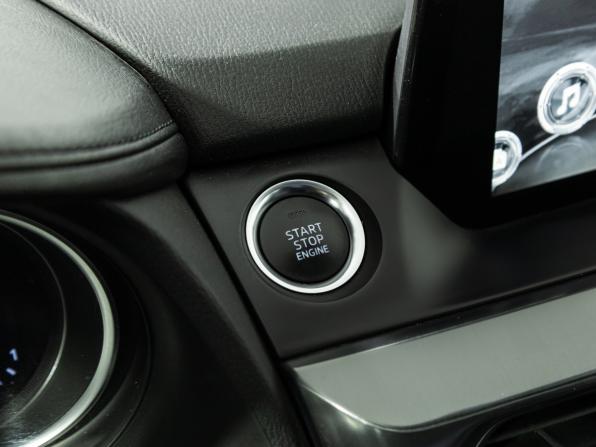 Mazda 6 III (GJ) Рестайлинг с пробегом 2015 года, цена 1 749 700 рублей, 128710 км, седан, Автокод Объявления