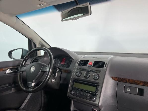 Volkswagen Touran I Рестайлинг с пробегом 2010 года, цена 685 000 рублей, 127000 км, компактвэн, Автокод Объявления