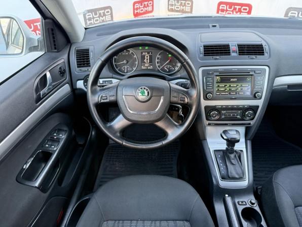 Skoda Octavia II (A5) Рестайлинг с пробегом 2010 года, цена 649 990 рублей, 210000 км, лифтбек, Автокод Объявления