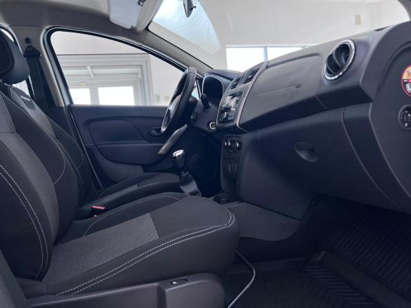 Renault Logan II Рестайлинг с пробегом 2021 года, цена 1 280 000 рублей, 47851 км, седан, Автокод Объявления