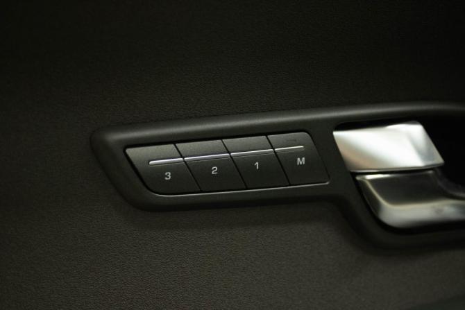 Land Rover Range Rover Evoque I с пробегом 2011 года, цена 1 599 000 рублей, 134790 км, внедорожник, Автокод Объявления