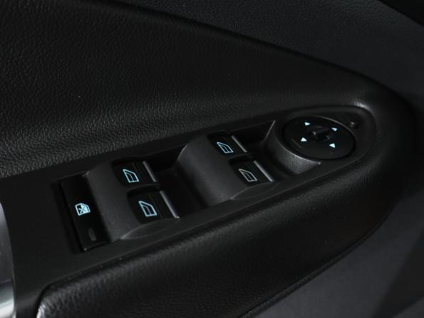 Ford Kuga II Рестайлинг с пробегом 2016 года, цена 1 299 000 рублей, 190810 км, внедорожник, Автокод Объявления
