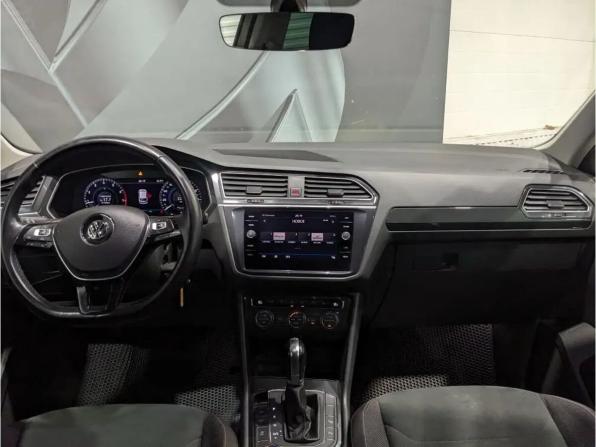 Volkswagen Tiguan II с пробегом 2017 года, цена 2 800 000 рублей, 107930 км, внедорожник, Автокод Объявления