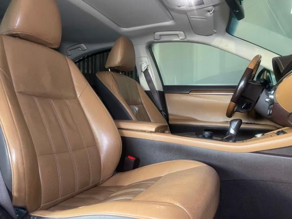 Lexus ES VI Рестайлинг с пробегом 2016 года, цена 2 699 000 рублей, 216587 км, седан, Автокод Объявления