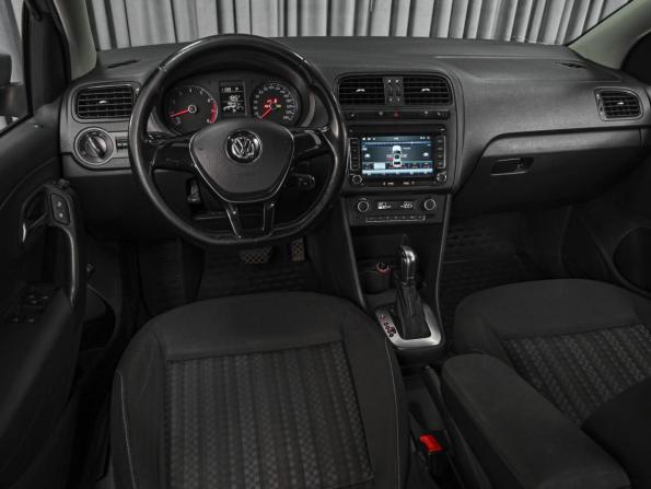 Volkswagen Polo V Рестайлинг с пробегом 2017 года, цена 1 070 000 рублей, 199431 км, седан, Автокод Объявления