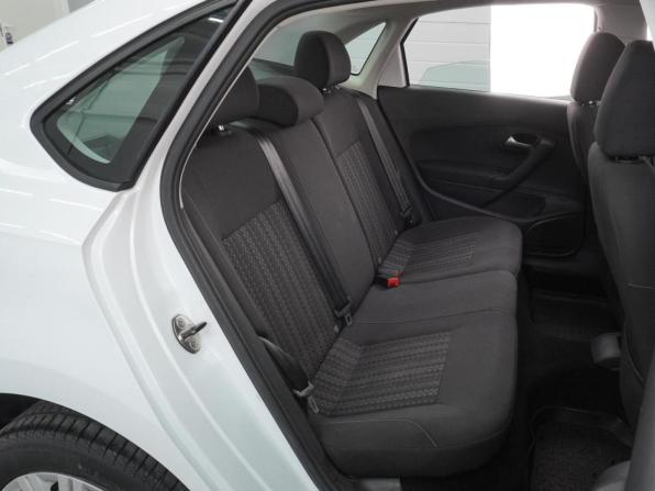 Volkswagen Polo V Рестайлинг с пробегом 2018 года, цена 1 249 000 рублей, 119771 км, седан, Автокод Объявления