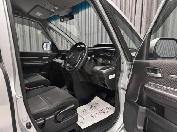 Honda Stepwgn V с пробегом 2015 года, цена 1 639 000 рублей, 117000 км, минивэн, Автокод Объявления