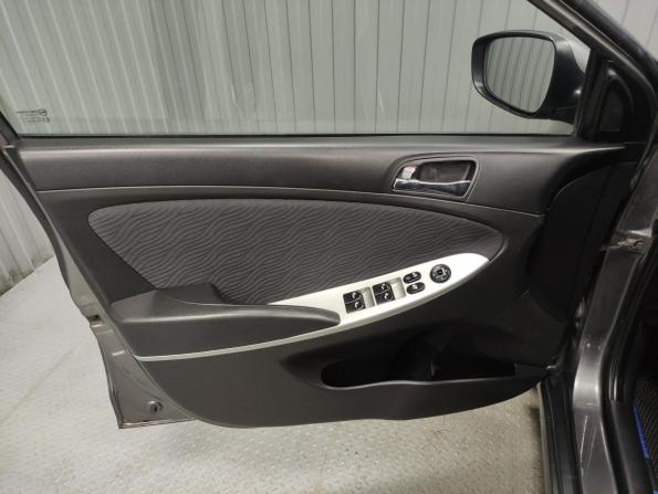 Hyundai Solaris I с пробегом 2013 года, цена 830 000 рублей, 154684 км, седан, Автокод Объявления