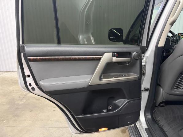 Toyota Land Cruiser 200 Series с пробегом 2010 года, цена 3 150 000 рублей, 294000 км, внедорожник, Автокод Объявления
