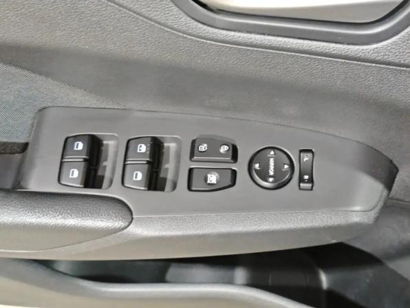 Hyundai Solaris II с пробегом 2017 года, цена 1 359 000 рублей, 73049 км, седан, Автокод Объявления