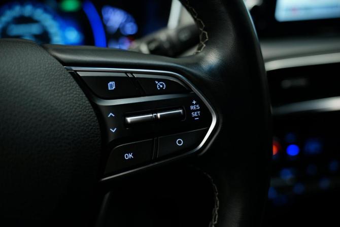 Hyundai Santa Fe IV с пробегом 2018 года, цена 3 290 000 рублей, 96290 км, внедорожник, Автокод Объявления