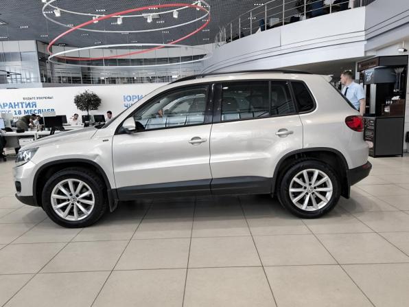 Volkswagen Tiguan I Рестайлинг с пробегом 2015 года, цена 990 000 рублей, 270689 км, внедорожник, Автокод Объявления