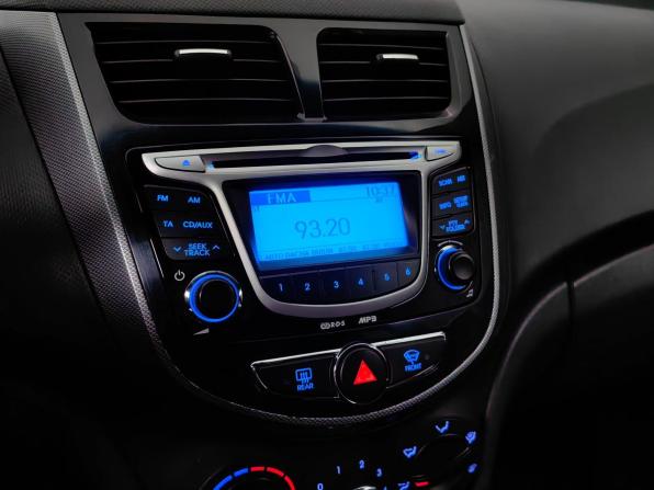 Hyundai Solaris I с пробегом 2011 года, цена 555 000 рублей, 142075 км, хэтчбек, Автокод Объявления
