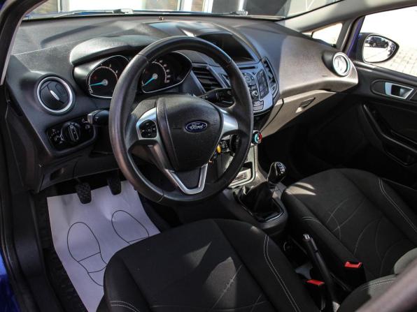 Ford Fiesta Mk6 Рестайлинг с пробегом 2016 года, цена 795 000 рублей, 71554 км, хэтчбек, Автокод Объявления