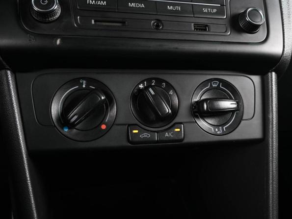 Volkswagen Polo V Рестайлинг с пробегом 2017 года, цена 1 079 000 рублей, 226390 км, седан, Автокод Объявления