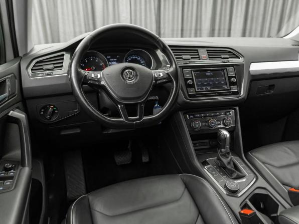 Volkswagen Tiguan II с пробегом 2018 года, цена 2 420 000 рублей, 157095 км, внедорожник, Автокод Объявления