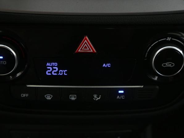 Hyundai Solaris II с пробегом 2017 года, цена 1 049 000 рублей, 151500 км, седан, Автокод Объявления