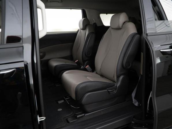Kia Carnival IV Рестайлинг с пробегом 2025 года, цена 6 098 999 рублей, 10027 км, минивэн, Автокод Объявления