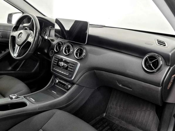 Mercedes-Benz A-Класс III (W176) Рестайлинг с пробегом 2015 года, цена 1 055 000 рублей, 221356 км, хэтчбек, Автокод Объявления